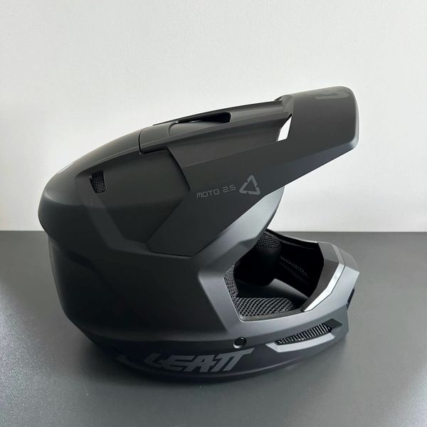 LEATT Helmet Moto 2.5 [Stealth] 1024060562 фото